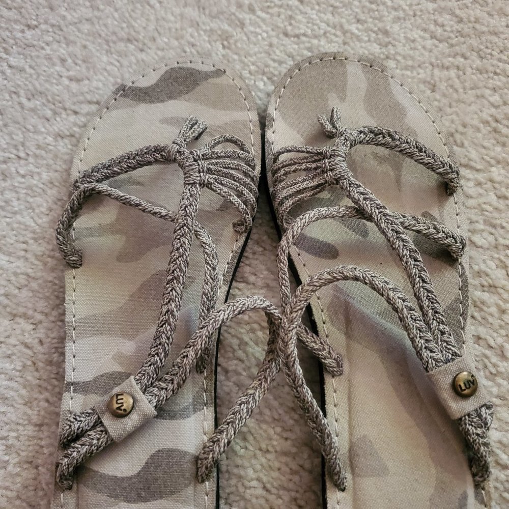Sandals - Picture 3 of 11